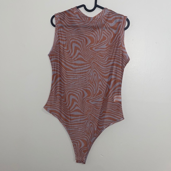 Tops - 🎀Sheer Orange and Grey sleeveless bodysuit!